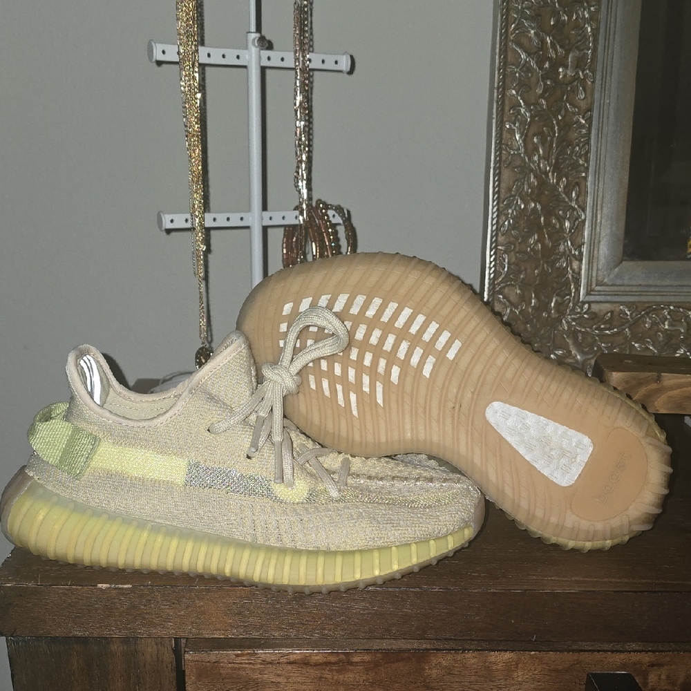 Yeezy 350 Flax Size 4 Mens/5.5 In Womans